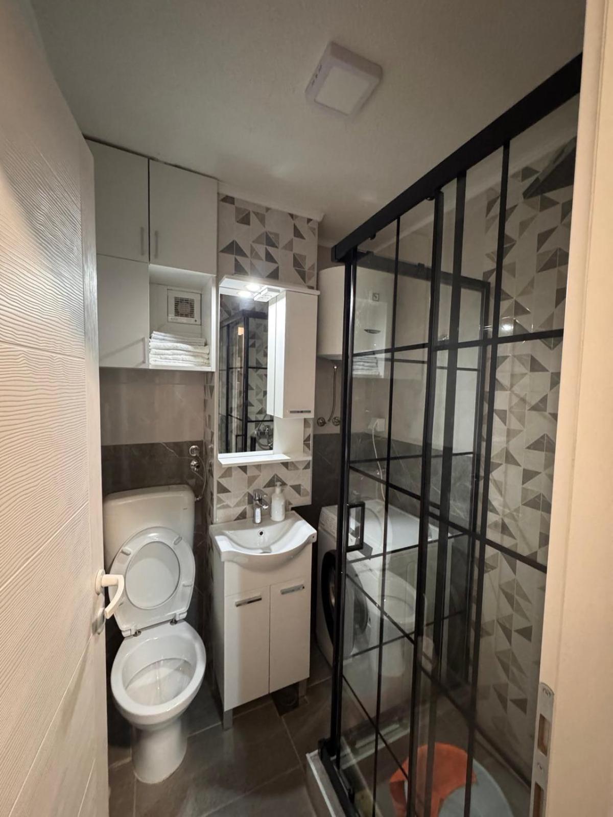 Apartment A&a